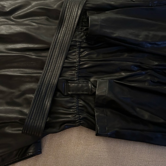 Soft faux leather high end jumpsuit with belt - Picture 5 of 6